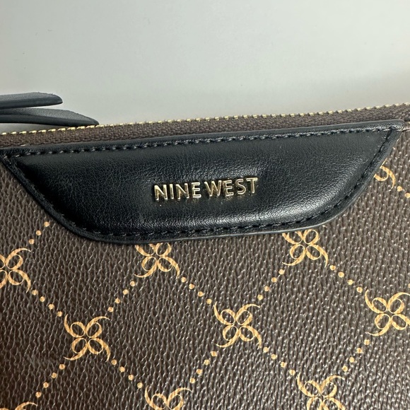 Nine West Pouch Style Faux Leather Tan Brown Wristlet Card Holder - Picture 4 of 15